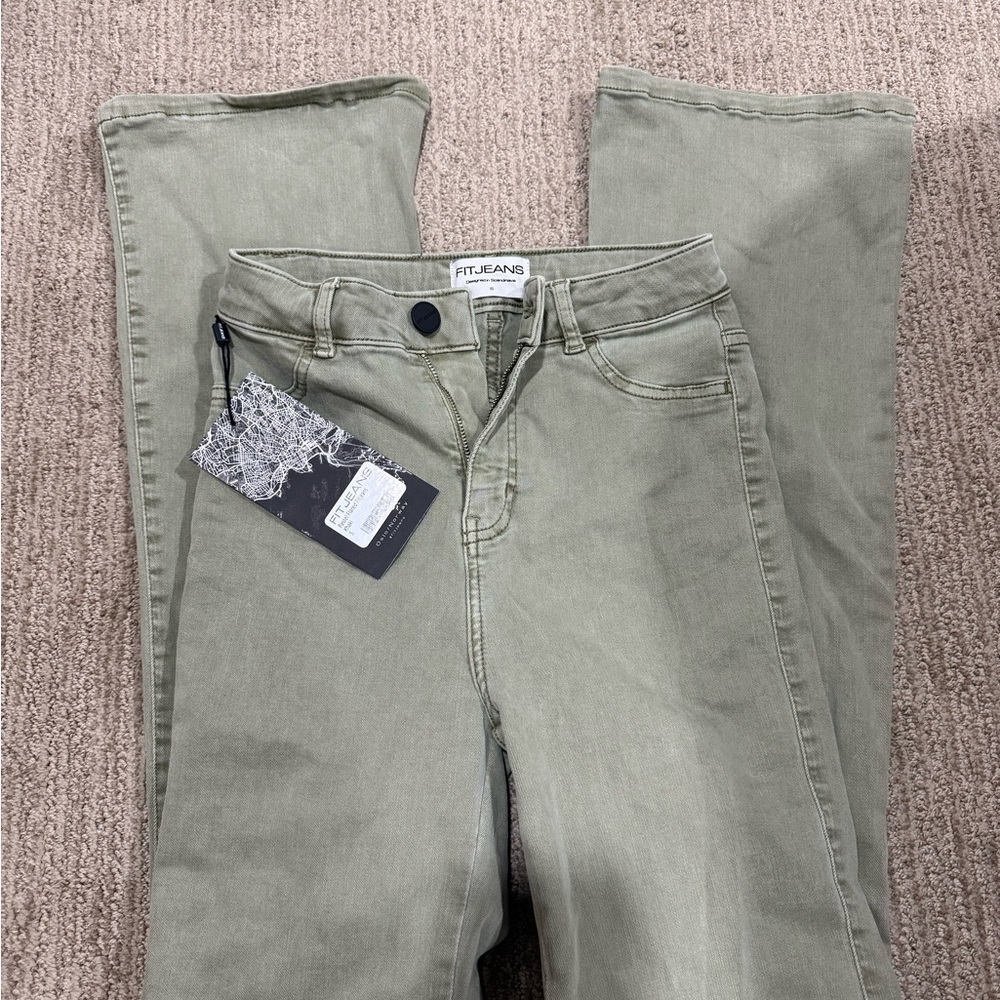 FITJEANS Women's Olive Straight Leg Jeans